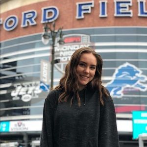 Meet your Posher, Alexis